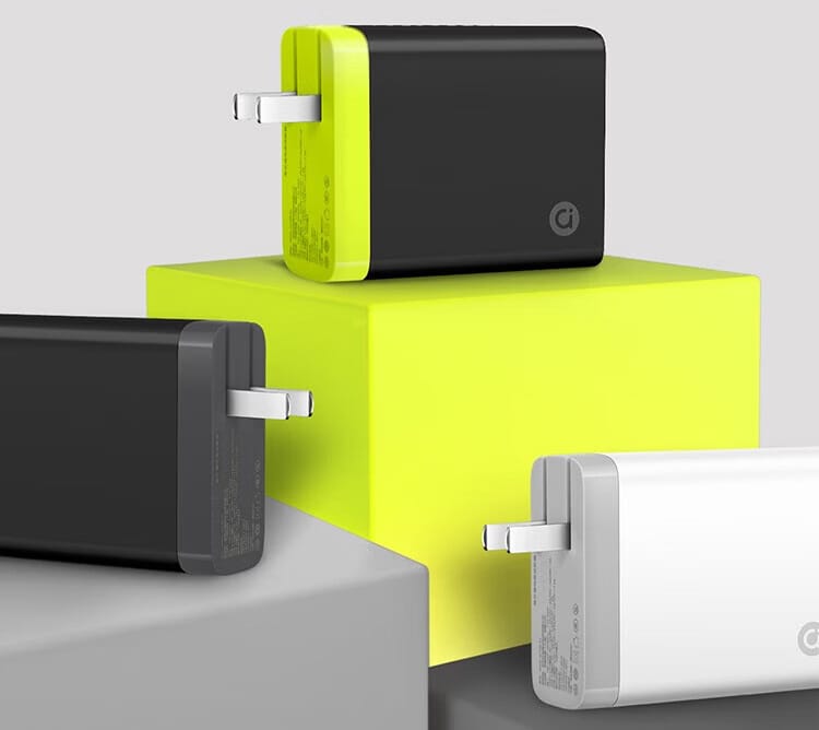 Tiga pilihan warna charger Asus A Bean 100W