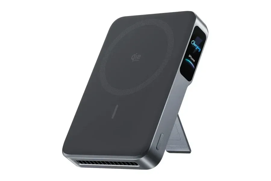 Anker MagGo 2 Pro dengan layar warna dan penyangga lipat