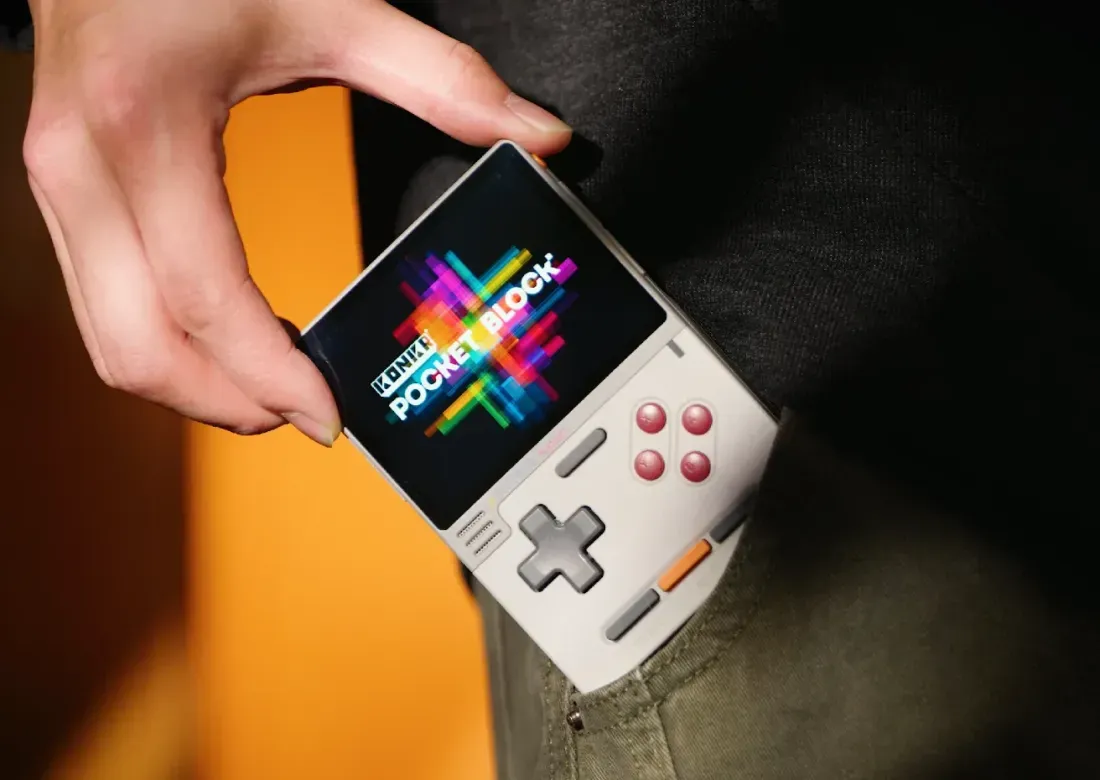 Tampilan antarmuka sistem Android 12 pada Ayaneo Konkr Pocket Block