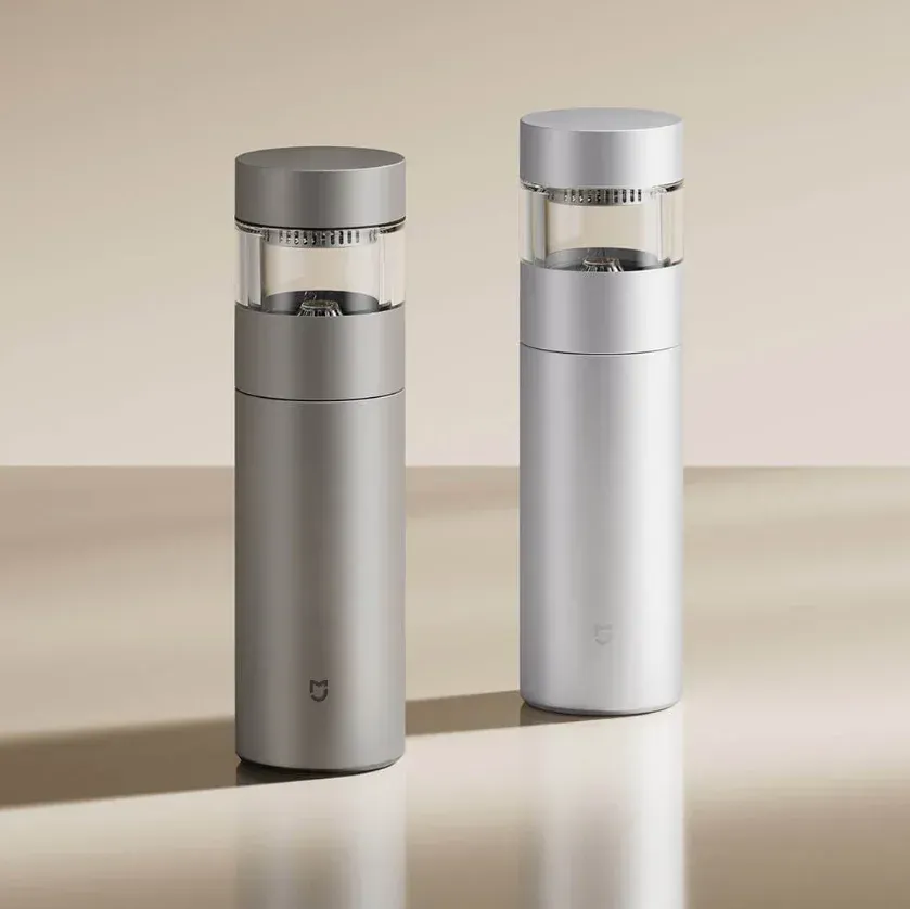 Mekanisme gravitasi Xiaomi Mijia Titanium Thermos Cup saat dibalik