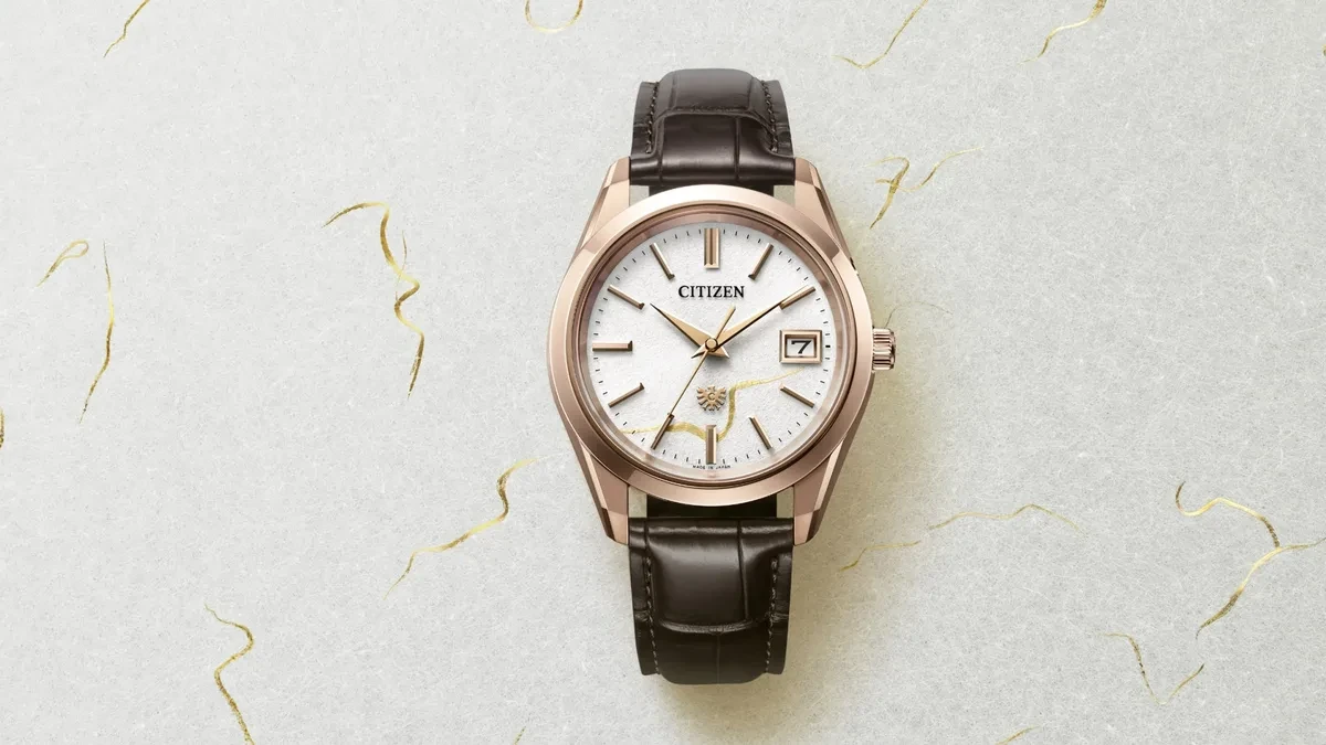 Citizen AQ4106-00B dengan dial kertas Unryushi putih dan casing Super Titanium sakura pink