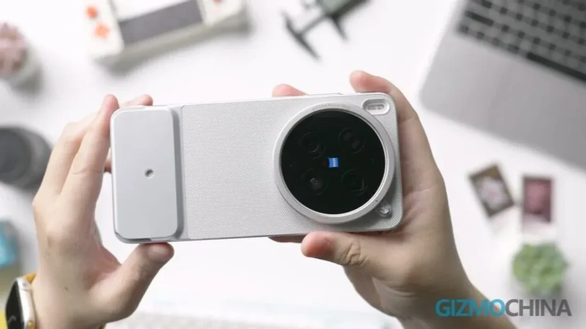 Vivo X300 Ultra dengan kamera utama 200MP dan desain ponsel flagship