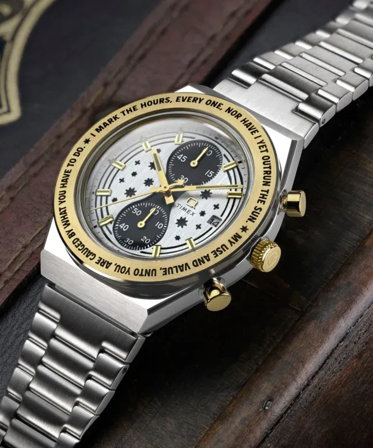 Jam saku Timex Harry Potter berukuran 48,5mm berwarna emas