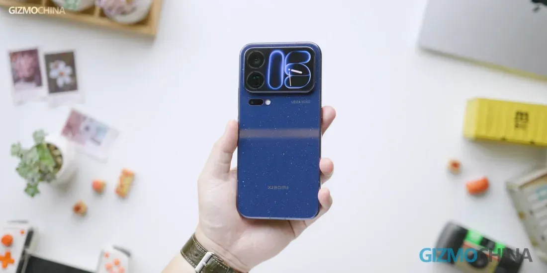 Modul kamera dan layar sekunder Xiaomi 18 Pro Max