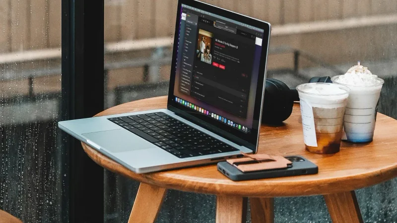 Apple MacBook Pro Touchscreen dan iPad Mini OLED Siap Meluncur Pekan Ini Lewat Rilis Pers