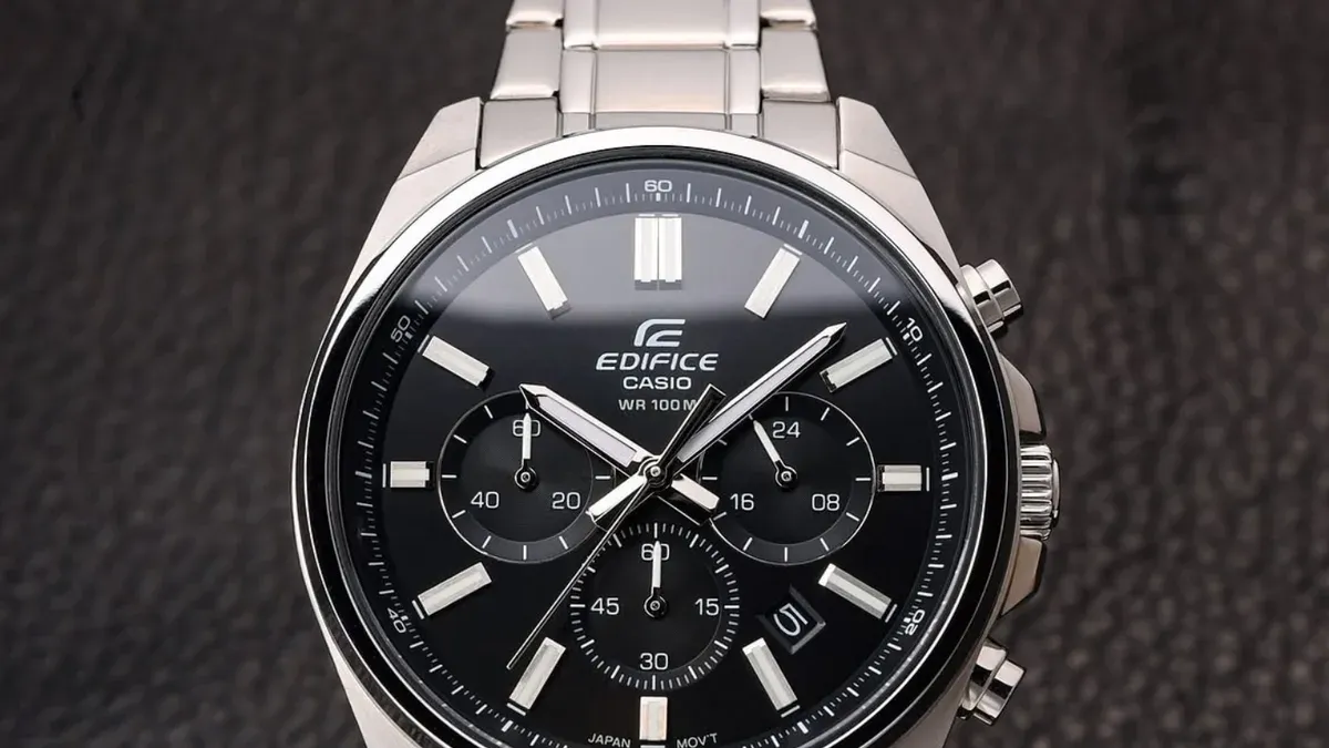 Chronograph Stainless Steel Elegan dengan Nilai Fungsional Maksimal