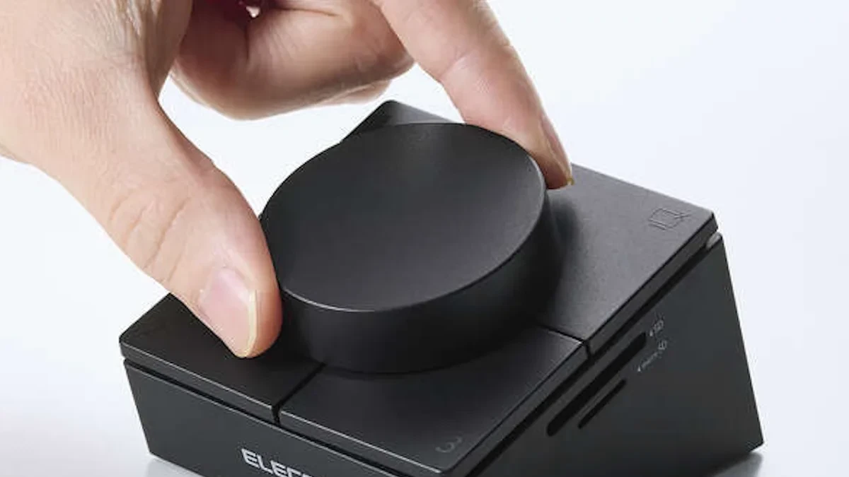 Docking station Elecom DST-L080BPBK 8-in-1 dengan rotary jog dial