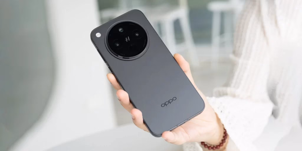 OPPO Siapkan Kamera Depan 100MP Persegi, Tantang iPhone 17 3 OPPO Siapkan Kamera Depan 100MP Persegi, Tantang iPhone 17
