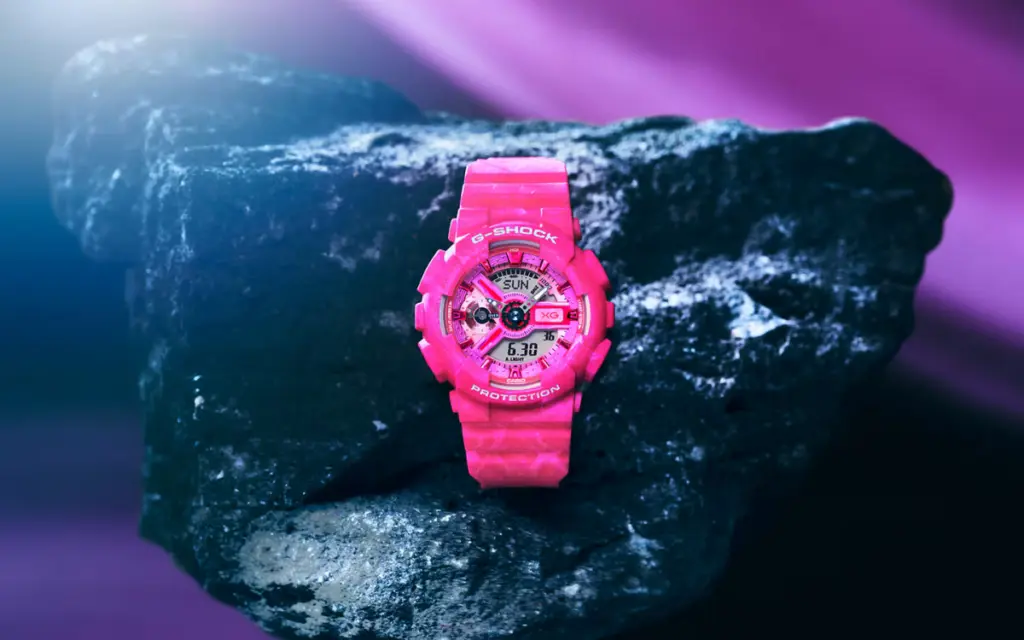 Casio G-Shock GMA-S110XG-4A dengan tali resin pink marmer
