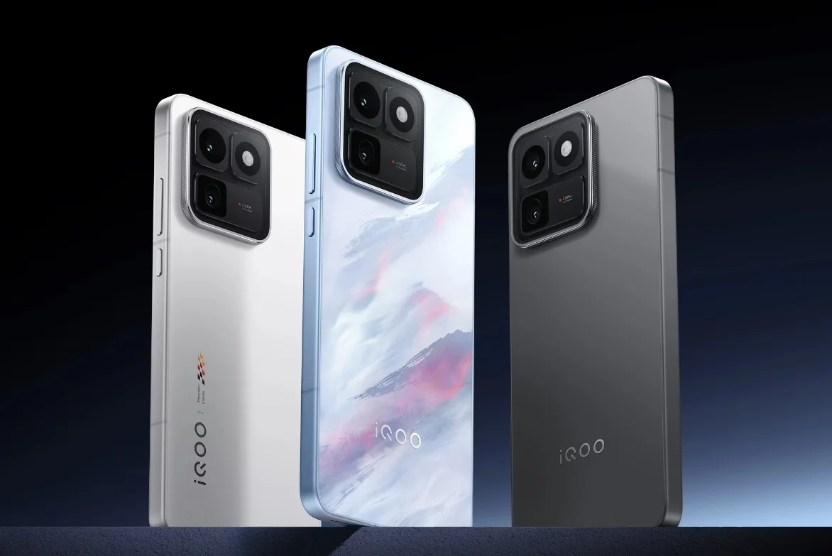iQOO 15T smartphone dengan kamera 200MP dan layar AMOLED