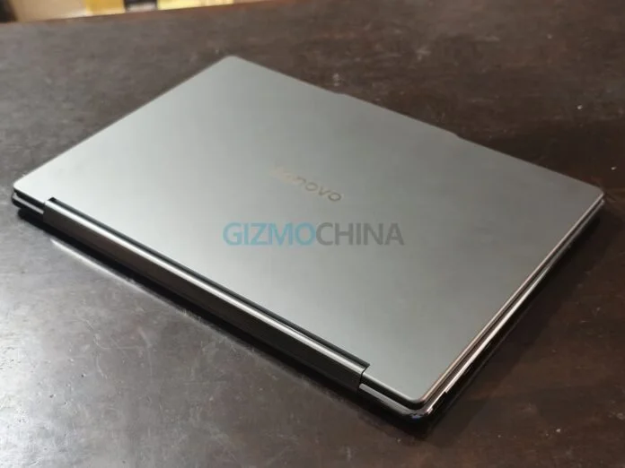 Desain elegan Lenovo Yoga 9i dengan engsel 360 derajat
