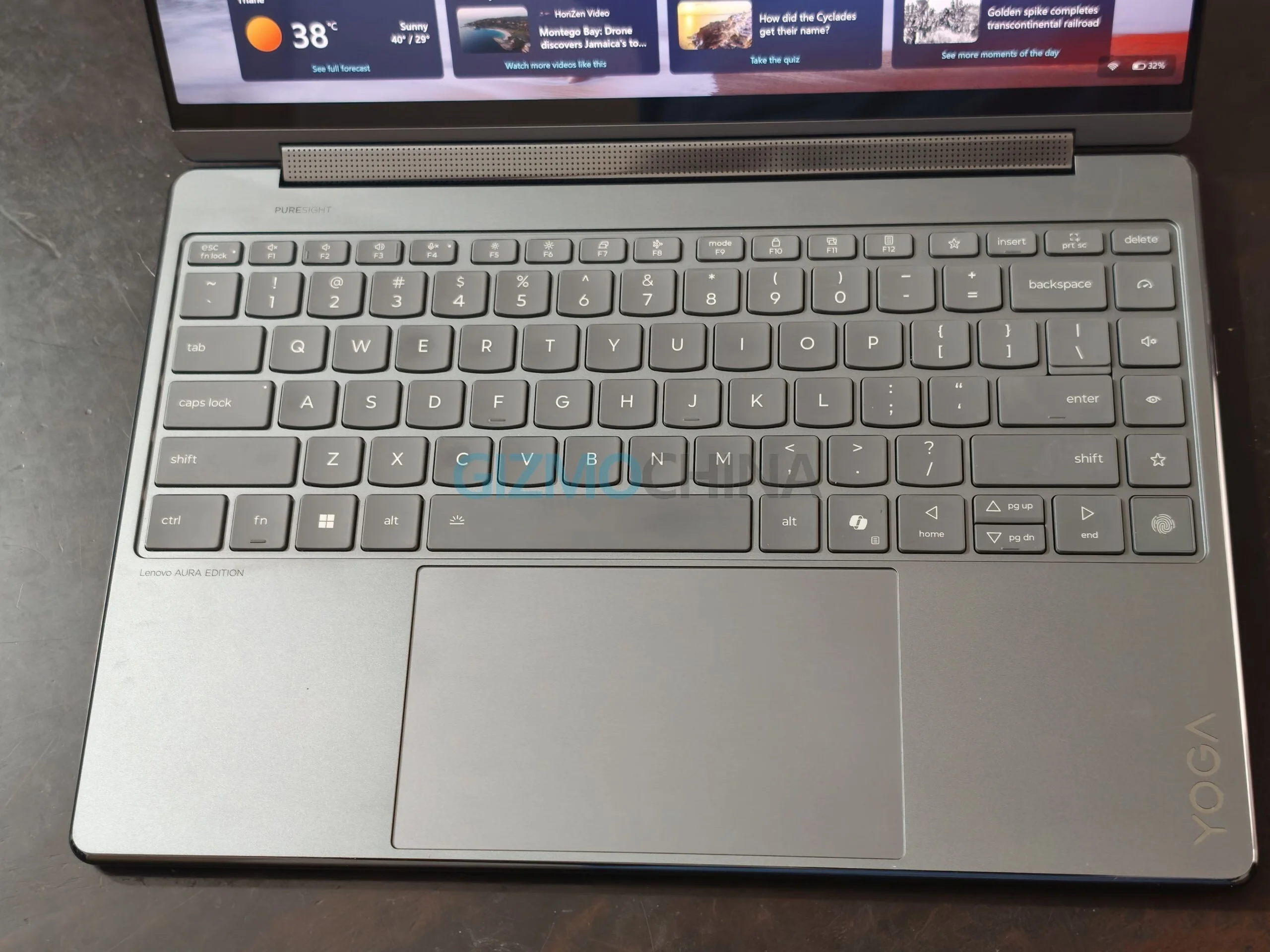 Layar sentuh OLED 2.8K Lenovo Yoga 9i yang tajam dan memanjakan mata