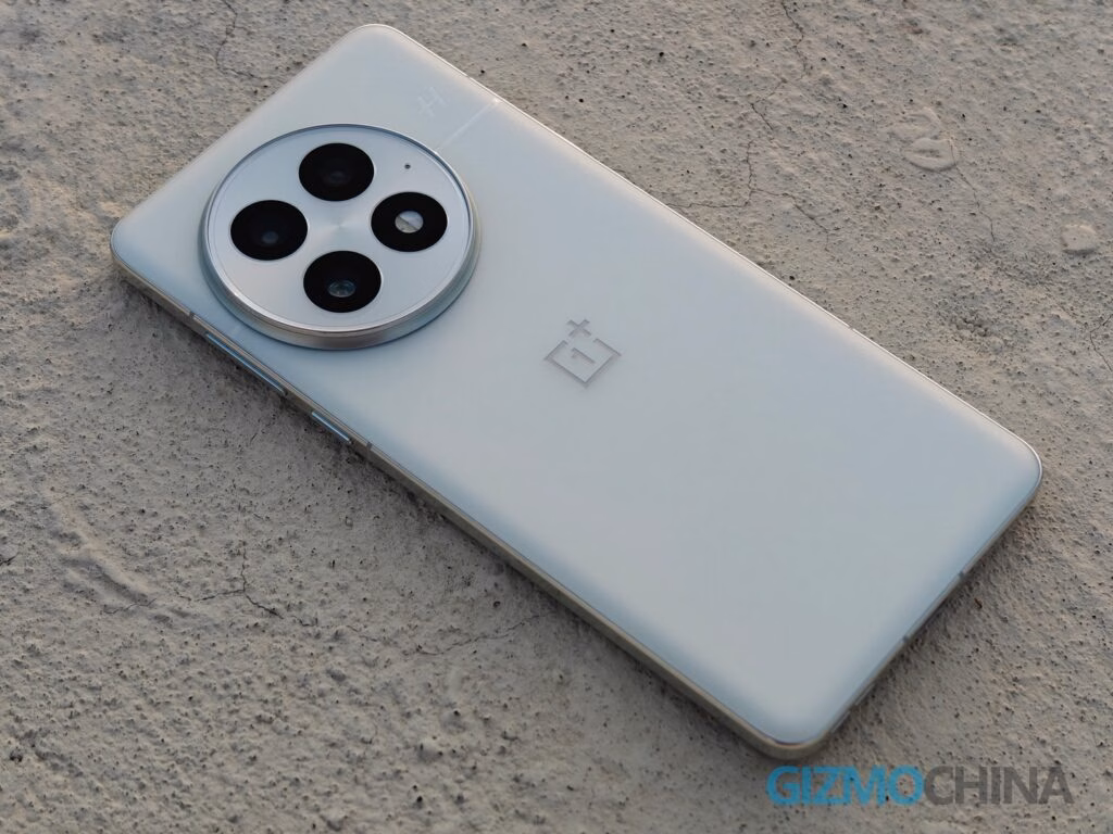 Kamera triple 50MP dan baterai 6000mAh OnePlus 13