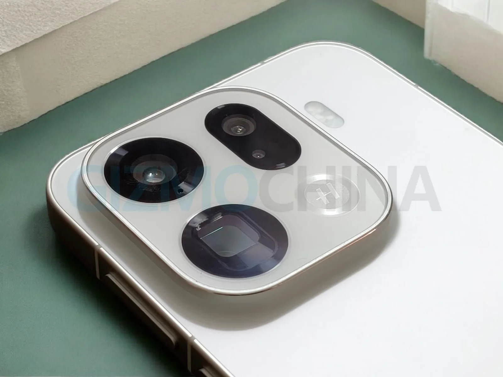Oppo Find X10 Pro Max Terbaru dengan Kamera 200MP dan Layar LTPO