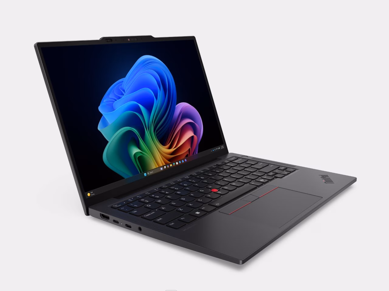 Port Thunderbolt 4 dan HDMI di Lenovo ThinkPad X13 Gen 7 tanpa harus pakai dongle