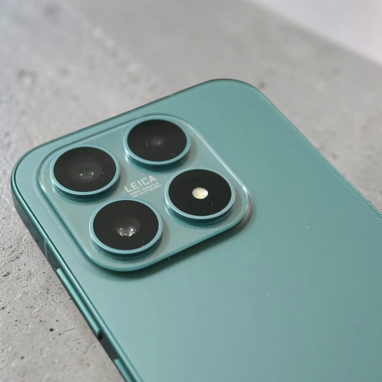 Xiaomi 17 Max Terbaru: Sertifikasi, Fitur Unggulan, dan Hal yang Perlu Diketahui 1 Xiaomi 17 Max dengan baterai besar dan pengisian cepat 100W