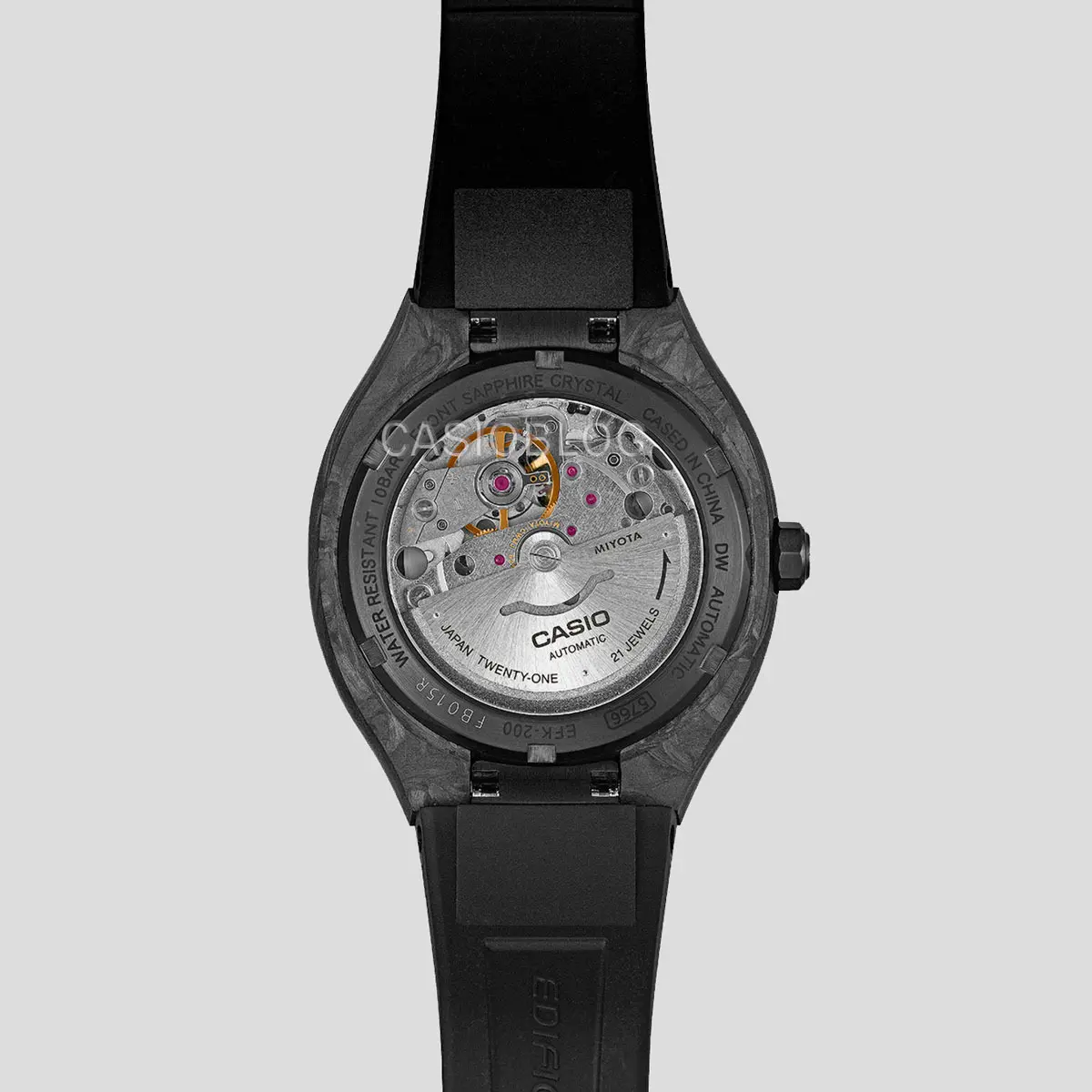 Casio Edifice EFK-200 dengan casing karbon dan tali karet hitam (Photo: Casio)