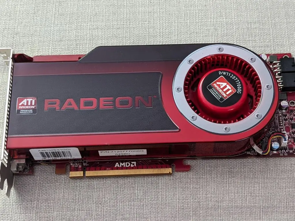 GPU AMD Radeon HD 4870 yang masih didukung oleh pemeliharaan komunitas Linux